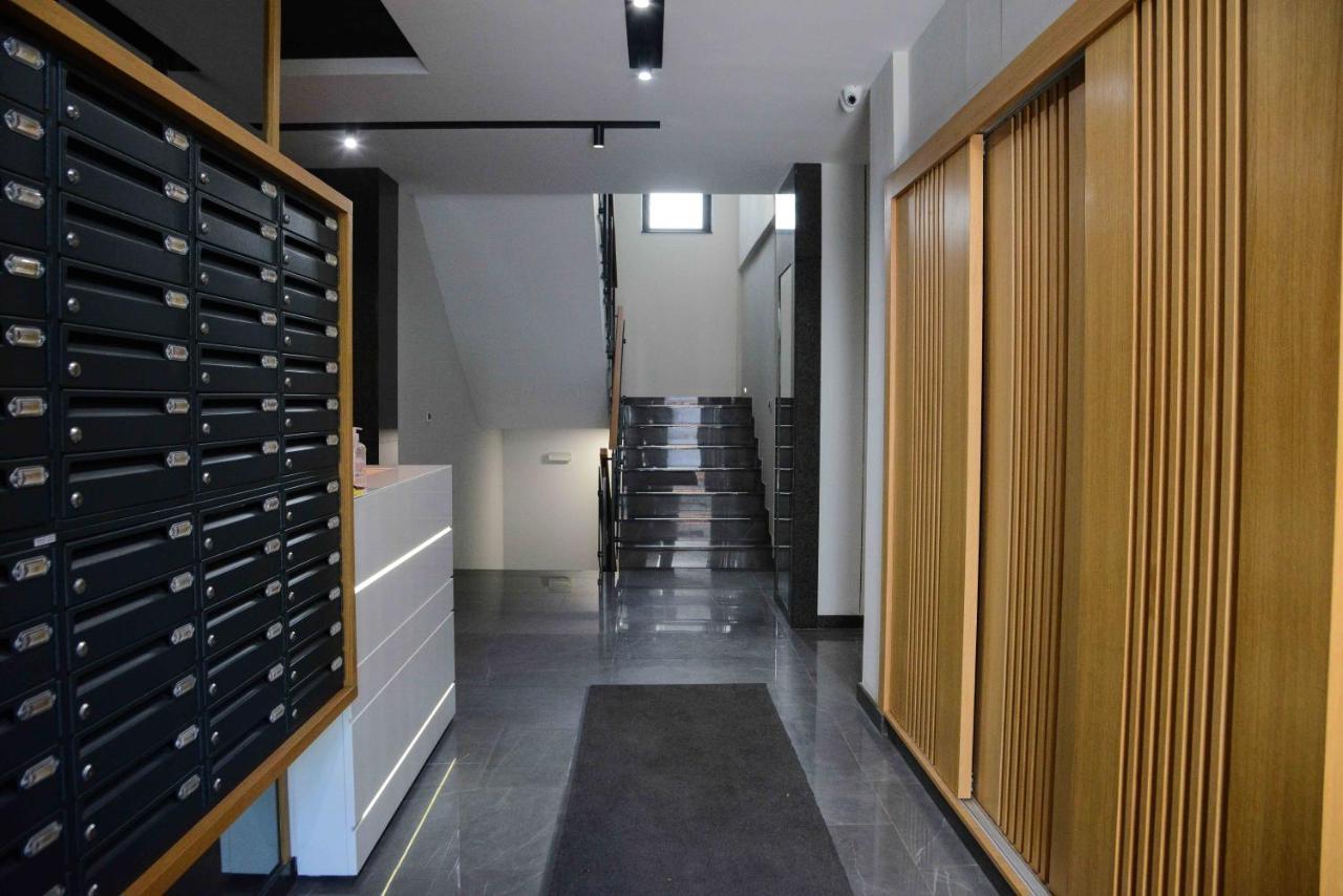 Tesla 70 Apartment With Secure Parking In The Garage โนวีซาด ภายนอก รูปภาพ